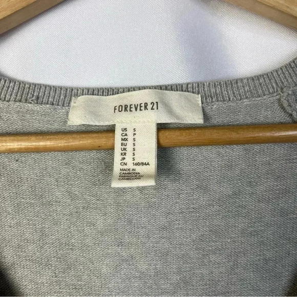 Forever 21 Light Gray V-Neck Pullover Fitted Sweater S - Picture 4 of 4